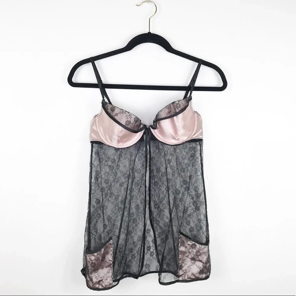VTG Victoria’s Secret black & pink laced‎ teddy